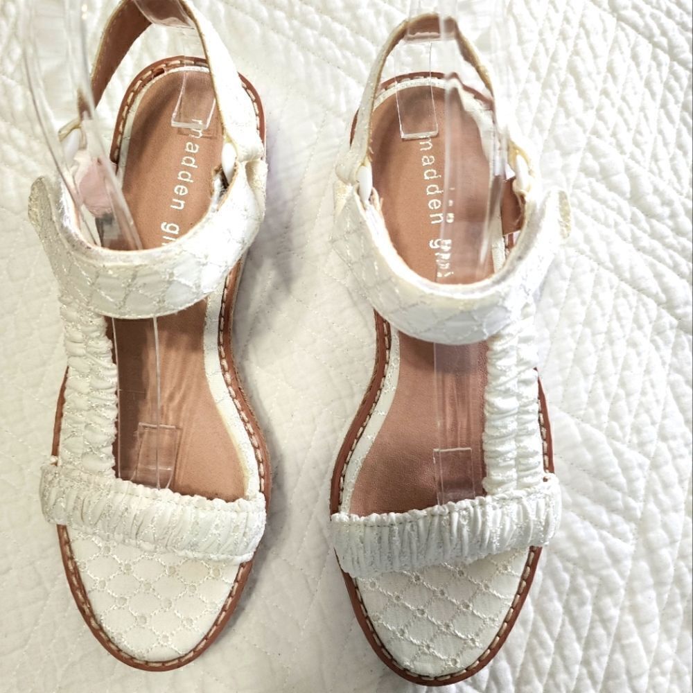 Madden girl gigi sandals 